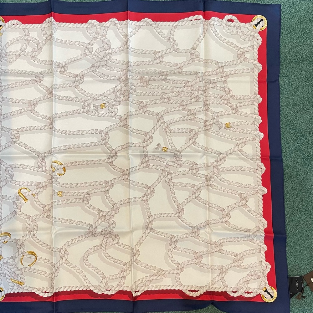 New Gucci Unisex Scarf GG Logo White Ropes Print Red Blue Border Silk Wrap